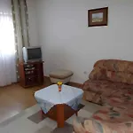 Daire Okrug Gornji 28 *