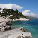 Okrug Gornji 28 Daire